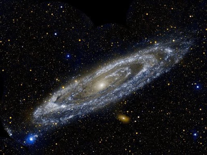 Галактиката Андромеда е нашият най близък галактически съсед който според учени