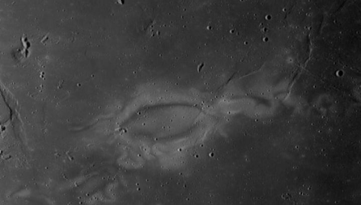 Снимка: Загадъчните вихри на Луната може би са от кометен удар
