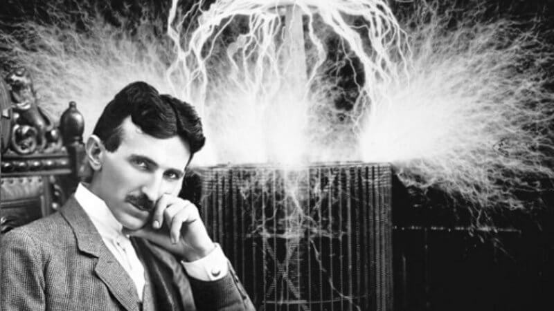 В началото на ХХ век се говори, че Тесла е