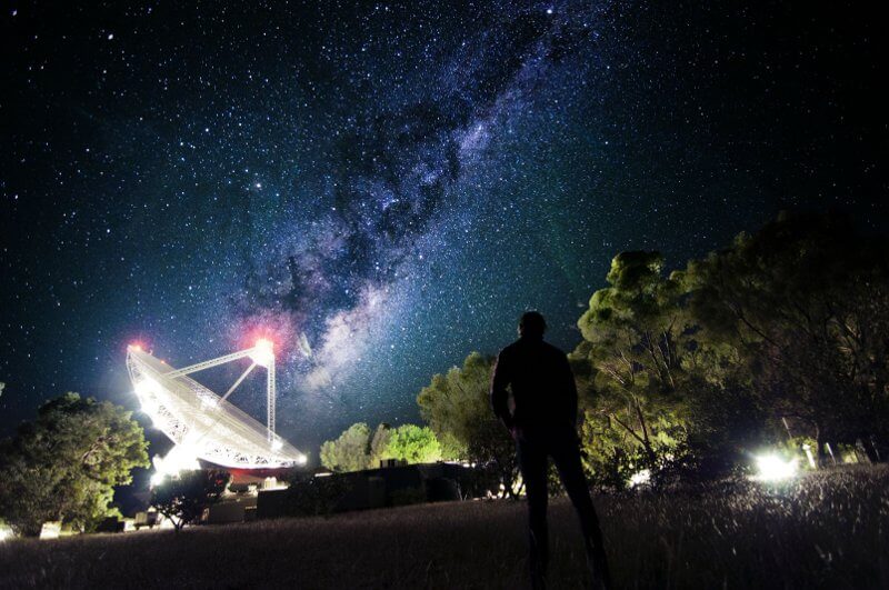 Австралийският телескоп Parkes е фиксирал едновременно пет радиоимпулса, като един