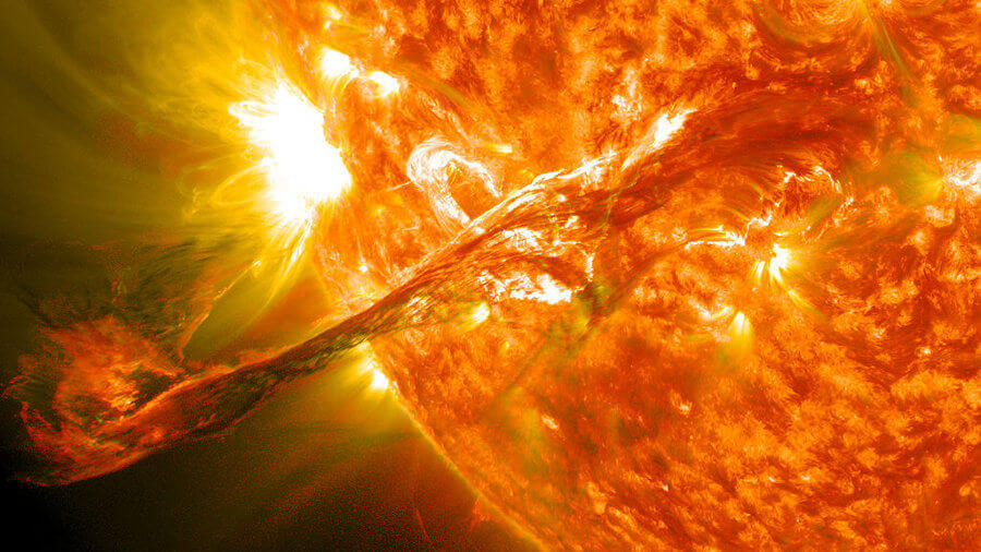 Учени за първи път проследиха процесите в недрата на Слънцето