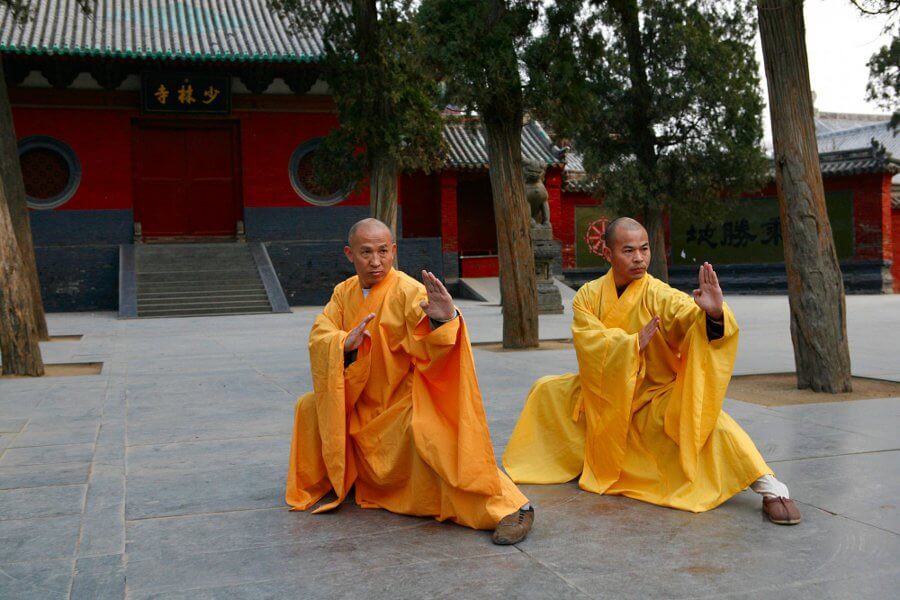 Будисткият монах Ши Лилян Shi Liliang пробяга около 125 метра