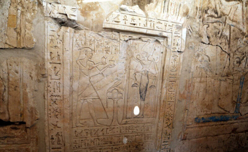 Египетски археолози са открили гробница в Сакара на възраст 3100