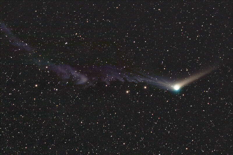 Кометата Каталина C/2013 US10 с две опашки, която има дължина