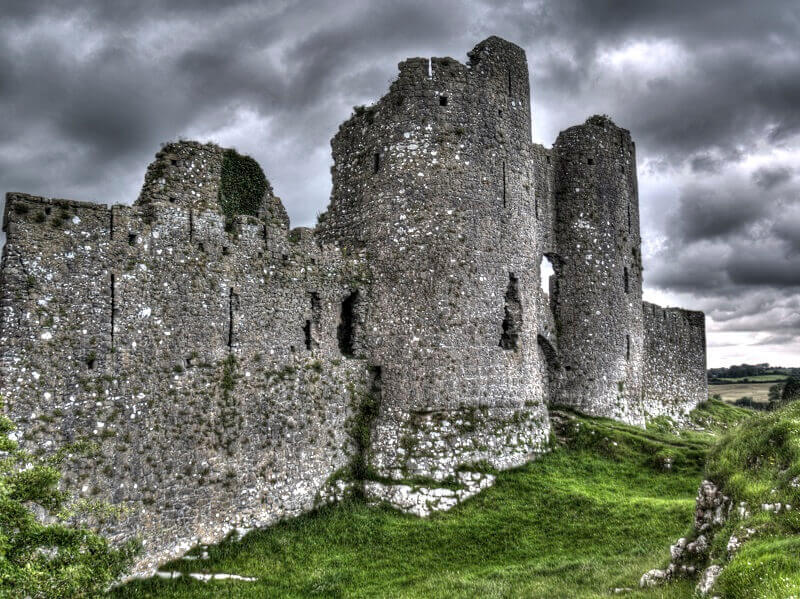 Изумрудените панорами на Ирландия от векове вълнуват въображението на хората