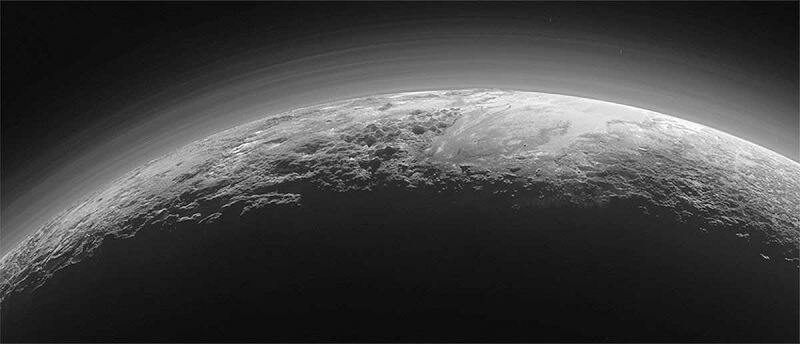 Станцията Нови хоризонти“ е направила снимки на облаци на Плутон.
