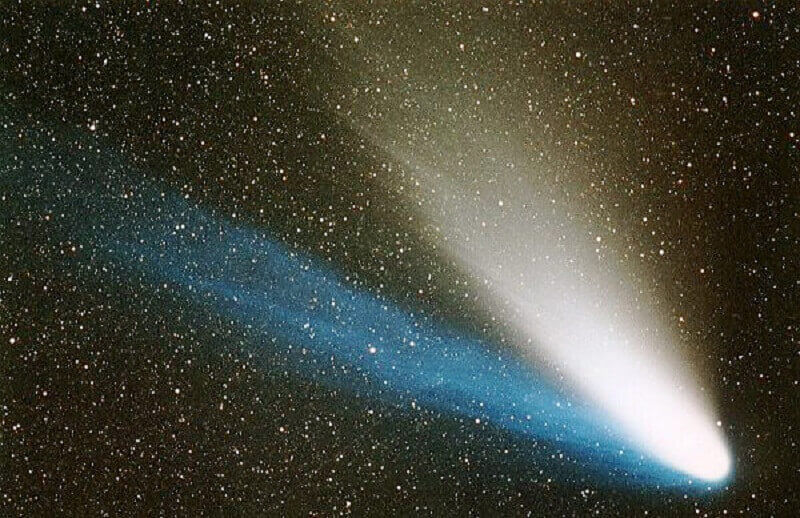 Снимка: Комети близнаци ще преминат рекордно близо до Земята