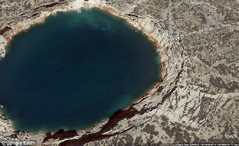 Геолозите предупредиха жителите на Тексас че две карстови дупки пропадания