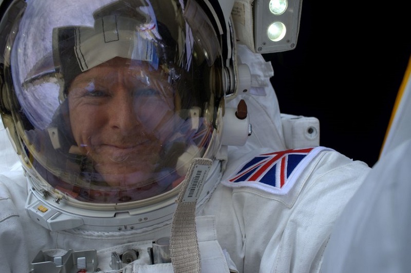 Британският астронавт Тим Пийк се прибра на земята в събота,