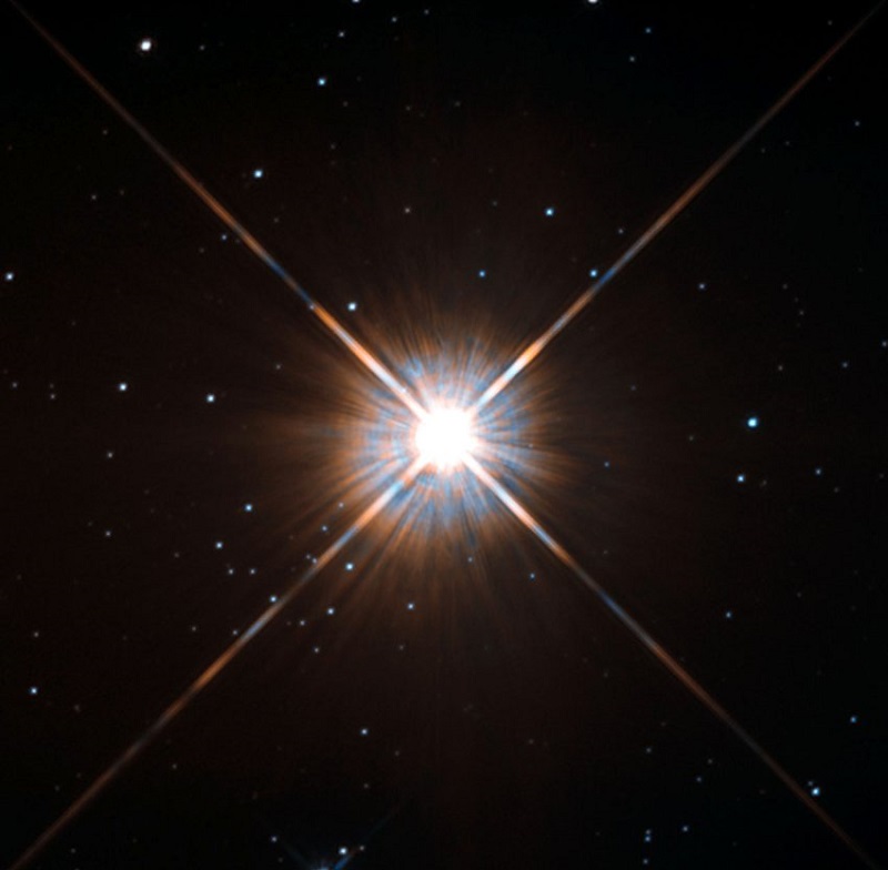 Проксима Центавър е най близката звезда до нас след Слънцето