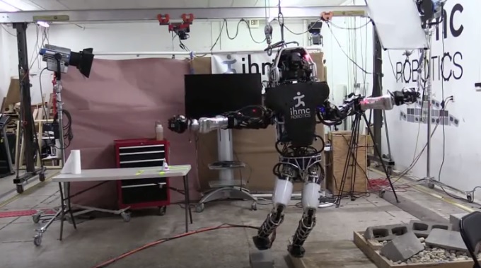 Ново видео публикувано от Boston Dynamics показва как роботът Atlas