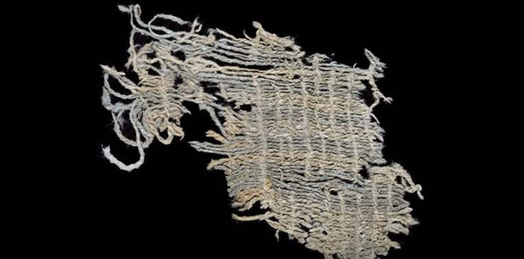Международна група учени откри най старата тъкан боядисана преди 6200 години