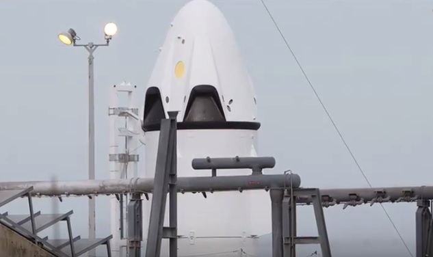 Частната американска компания Space X тества първия си двигател за