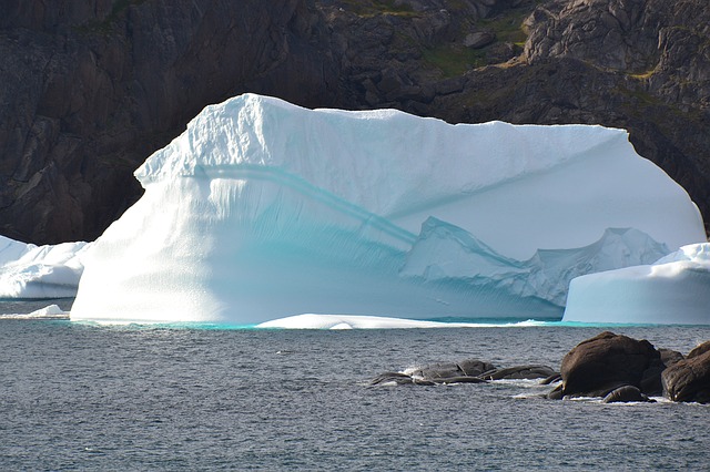 Гренландия подобри сезонните рекорди по горещина и топене на ледовете