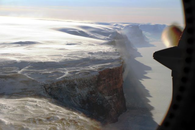 Мистериозна нова пукнатина в ледника Петерман в Гренландия разтревожи учените