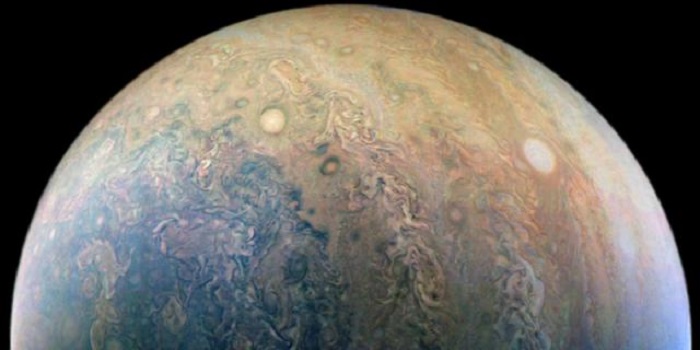 Космическата сонда Джуно Juno е на орбита около Юпитер вече