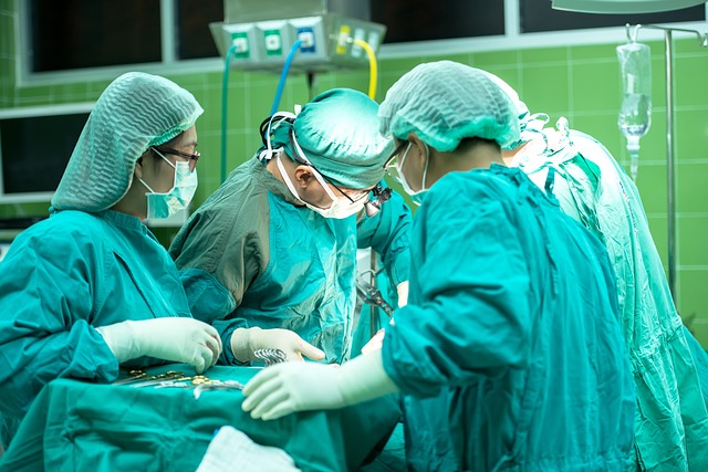 Екип хирурзи от Женджоу Китай съобщиха че започват първите клинични