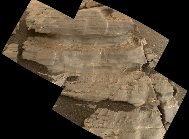 Миналия месец изследователският роувър на Марс изпрати снимки до Земята