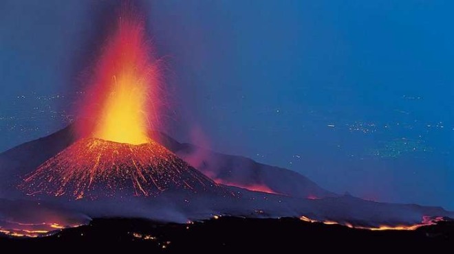 Учени са установили че най активният европейски вулкан Етна се движи