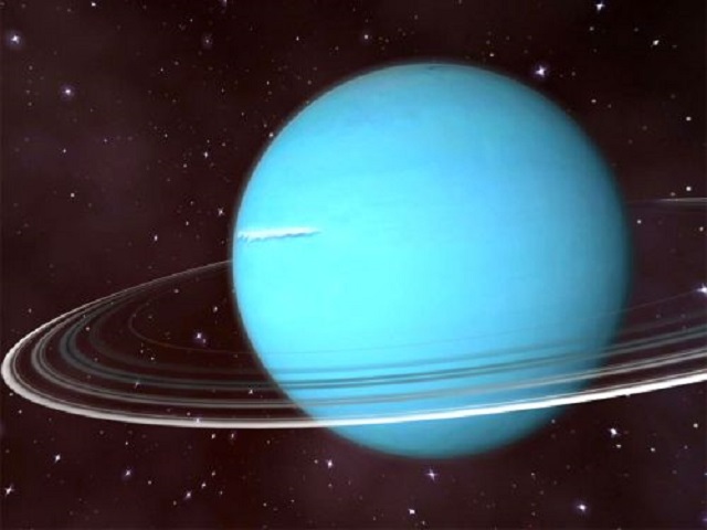 Оказва се че Уран е толкова странен поради масивен сблъсък