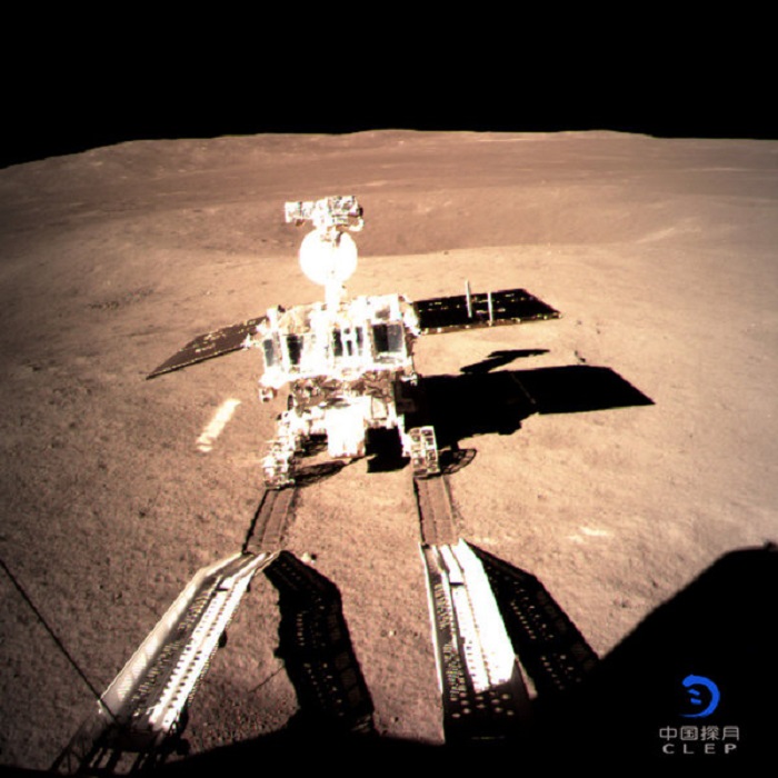 Китайската сонда кацна на далечната страна на луната със забележително