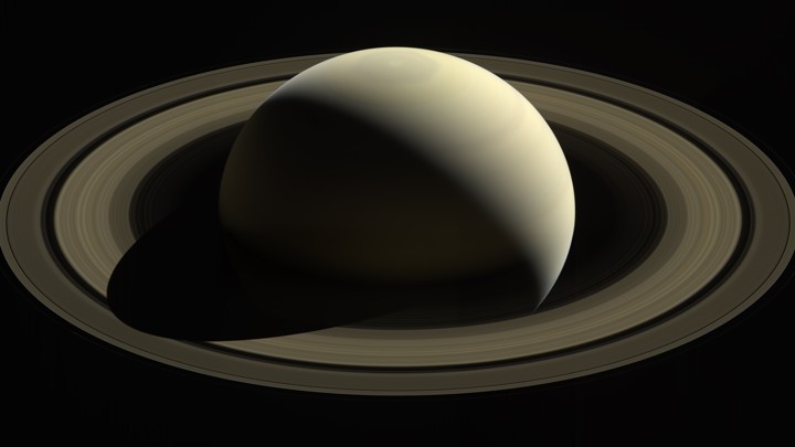 Сатурн е бил интересен за учените още от времето на