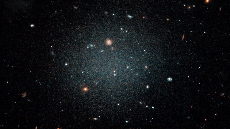 Учените дълго смятаха, че галактиките се състоят от тъмна материя.