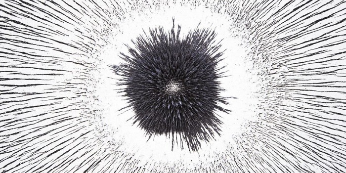 Учени експериментират с начин за генериране на огромни магнитни полета