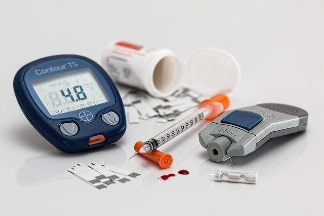 Клинично изпитване в четири педиатрични центъра за диабет в Съединените