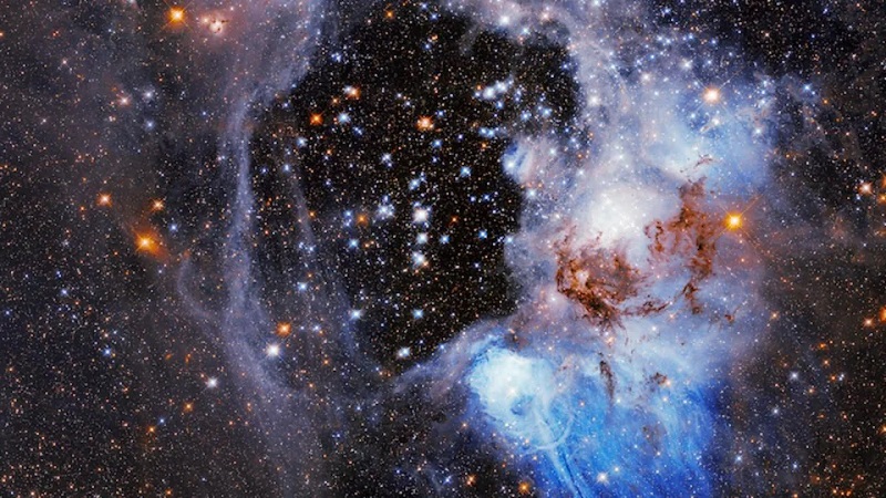 В ново изображение, заснето от космическия телескоп Хъбъл, някаква мистериозна