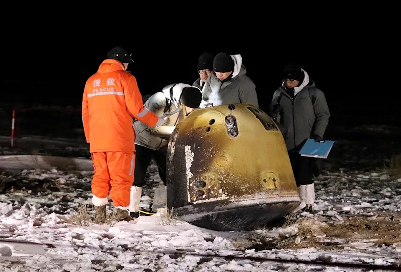 Китайският лунен спускаем апарат Chang’e-5 откри вода на повърхността на