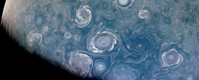 Откакто космическата сонда Juno ни показа първите невероятни изгледи от