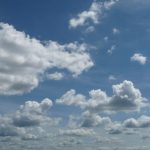 Изстрелване на Falcon 9 създаде впечатляващи сребристи облаци